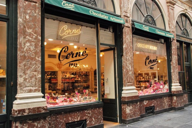 vente-AUVARE-min_chocolate_chocolaterie_shop_luxury_chic_gallery_brussels_belgium-558146